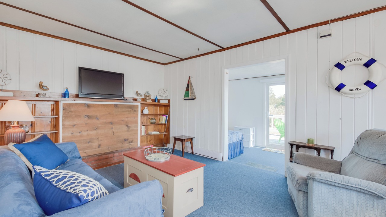 Photo of Livingroom in Weekapaug