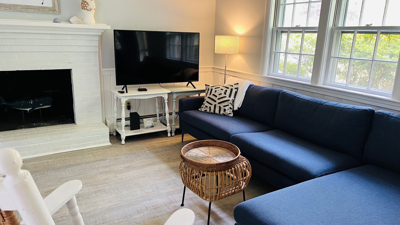 Photo of Livingroom in Popponesset