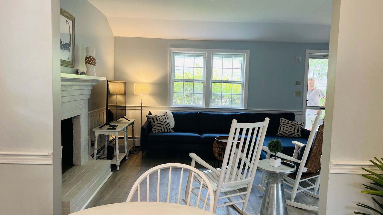 Photo of Livingroom in Popponesset