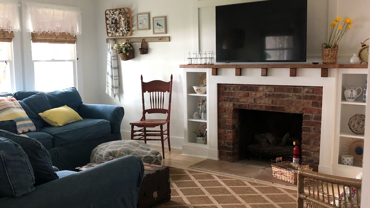 Photo of Livingroom in Town of Milo