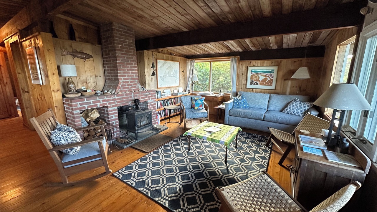 Photo of Livingroom in Chilmark