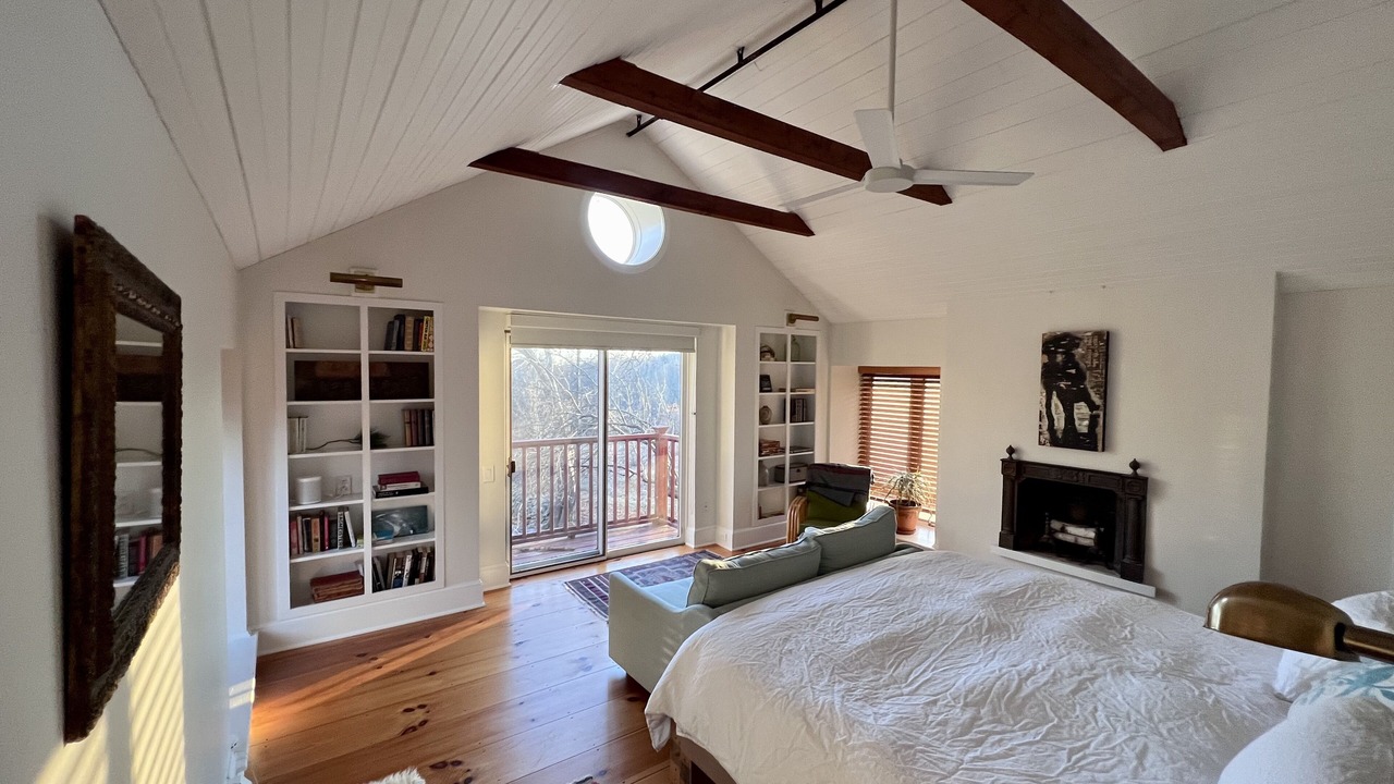 Photo of Bedroom in Lakeside