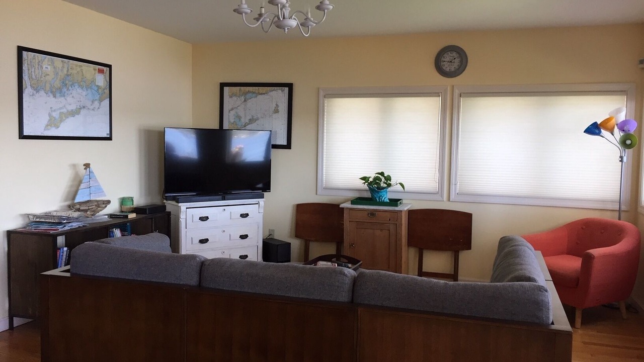 Photo of Livingroom in Niantic