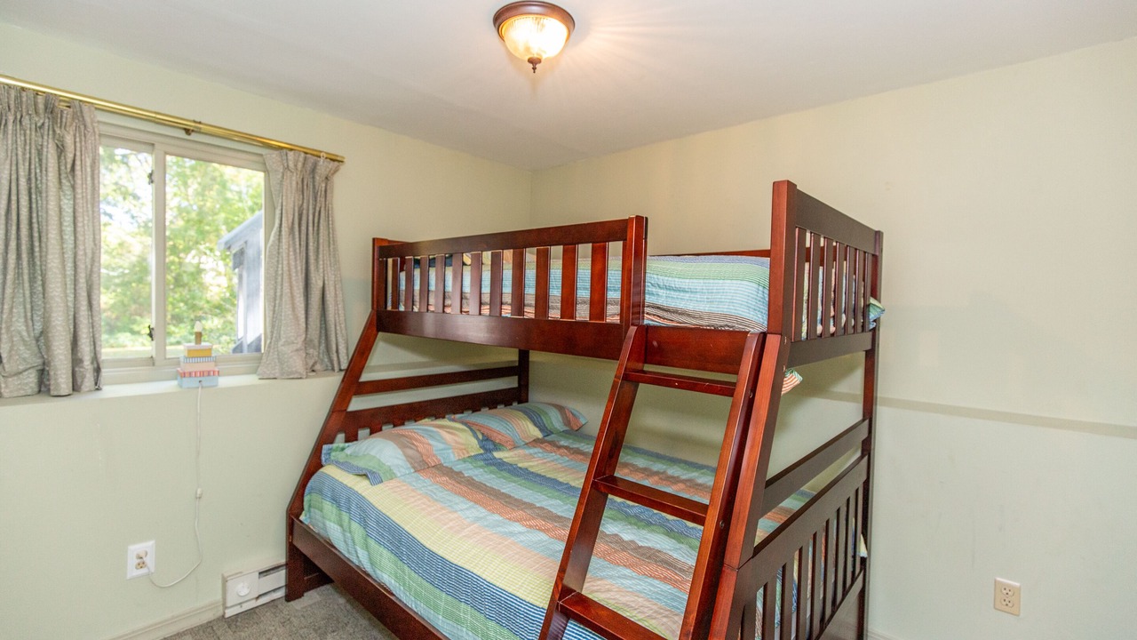 Photo of Bedroom in Kenyon