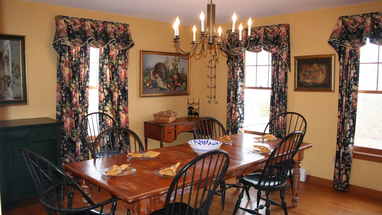 Photo of Livingroom in Easton's Point