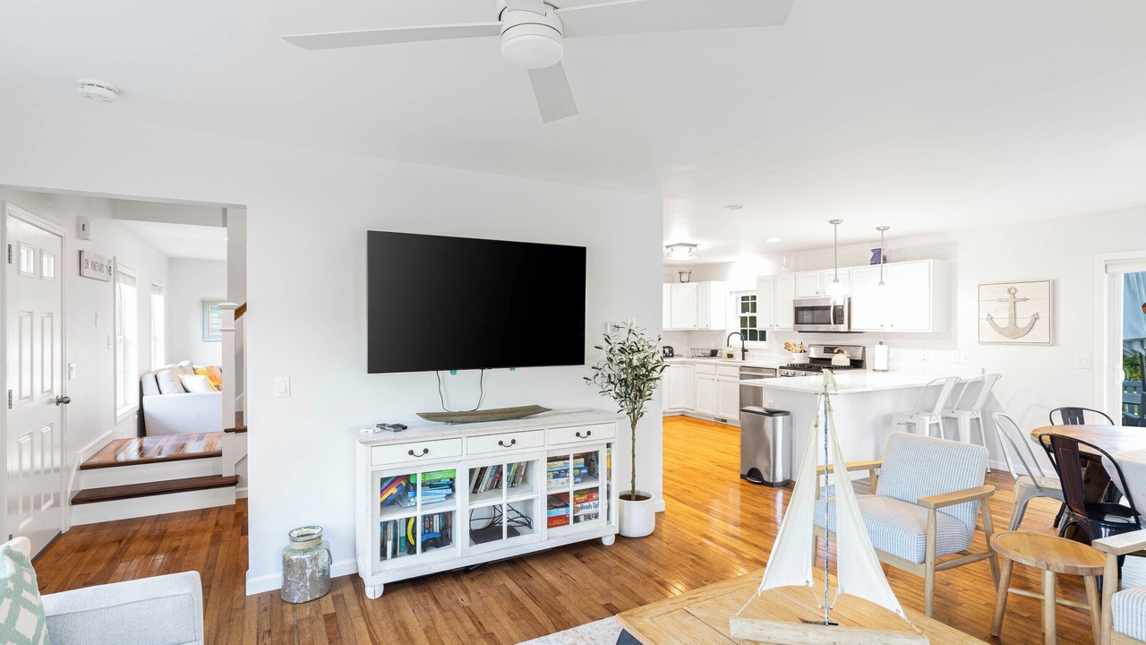 Photo of Livingroom in Oak Bluffs