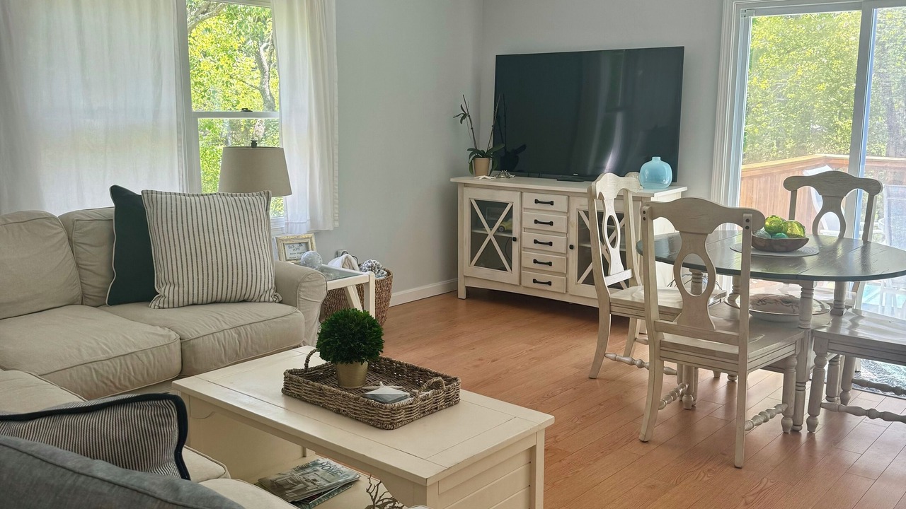 Photo of Livingroom in Charlestown