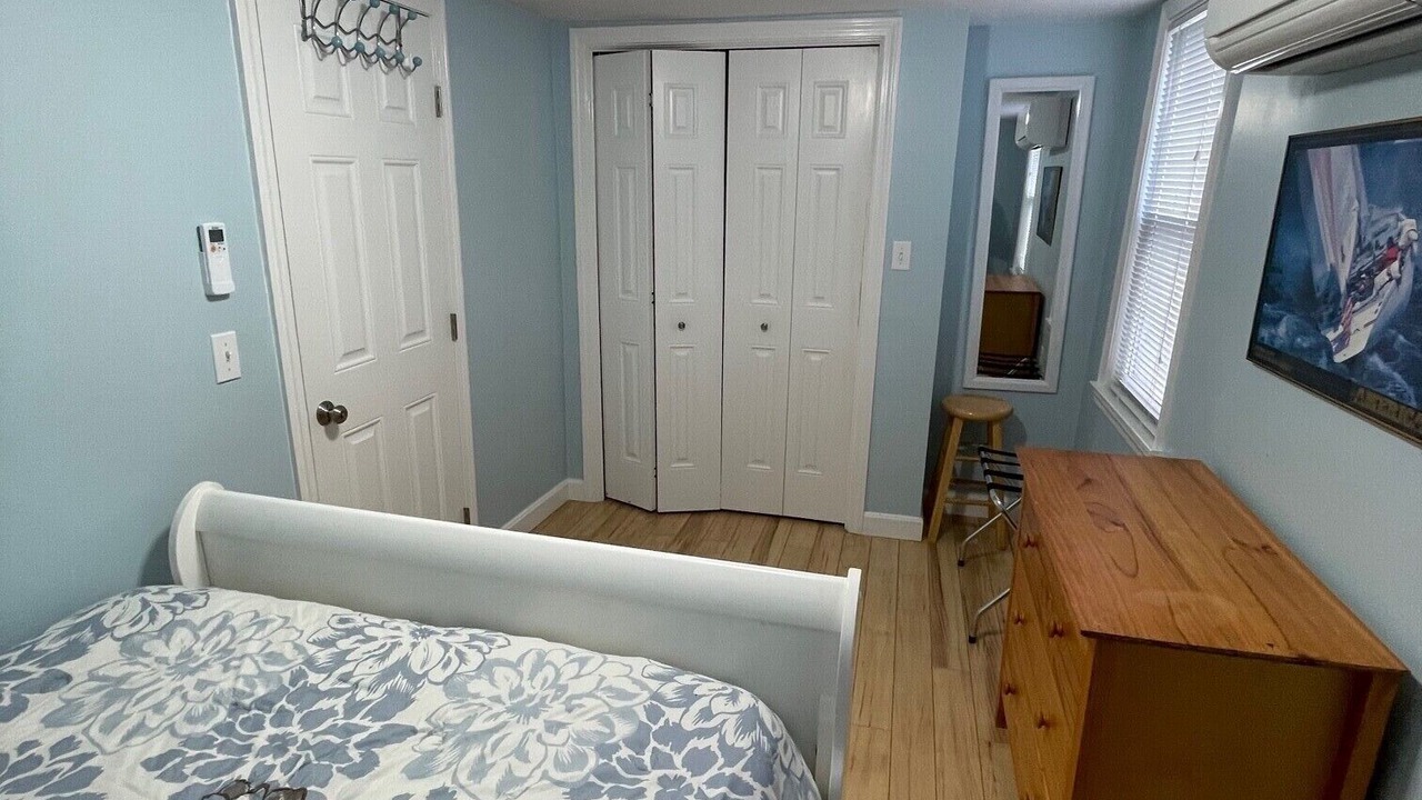 Photo of Bedroom in Yachting Village
