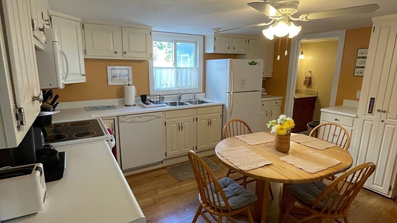 Photo of Kitchen in Yachting Village