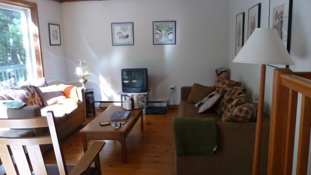Photo of Livingroom in Hillsdale