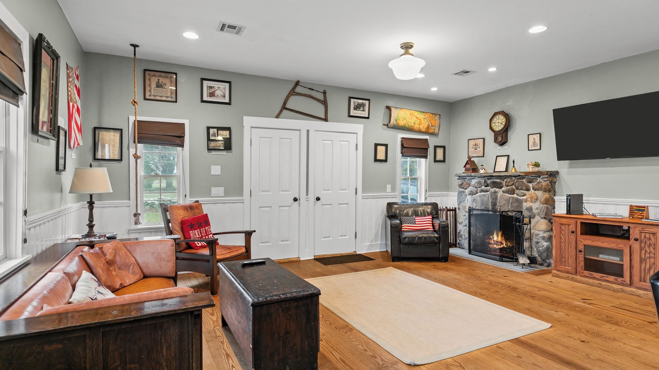 Photo of Livingroom in Tiverton