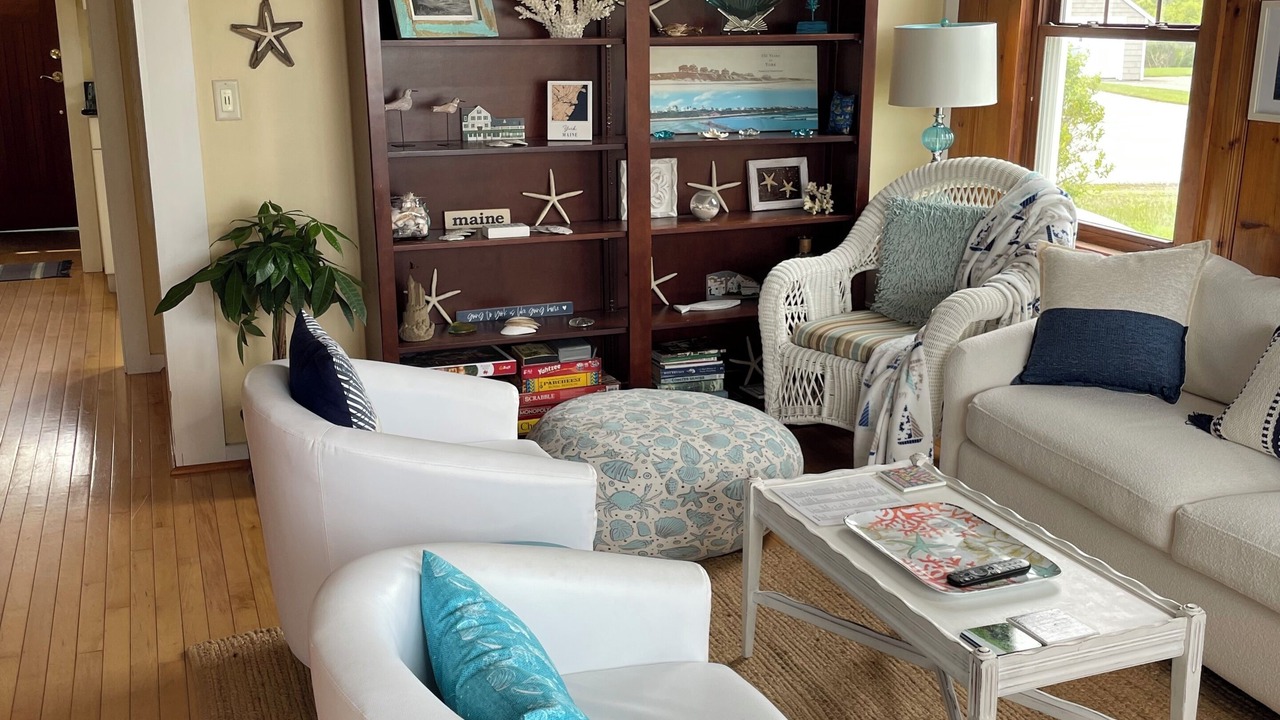 Photo of Livingroom in York Harbor