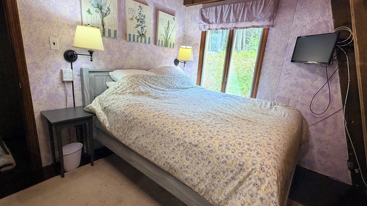 Photo of Bedroom in Wolfeboro