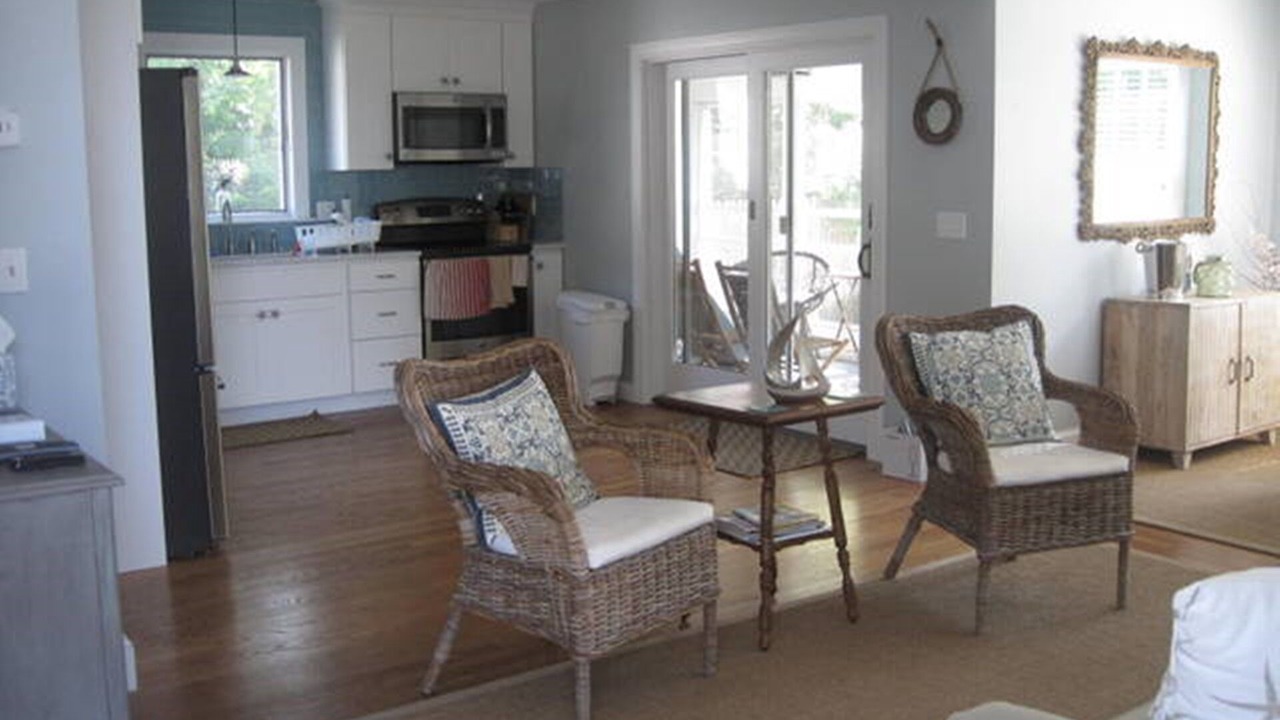 Photo of Livingroom in Easton's Point