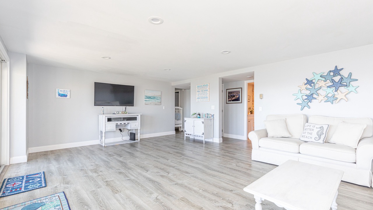 Photo of Livingroom in Hyannis