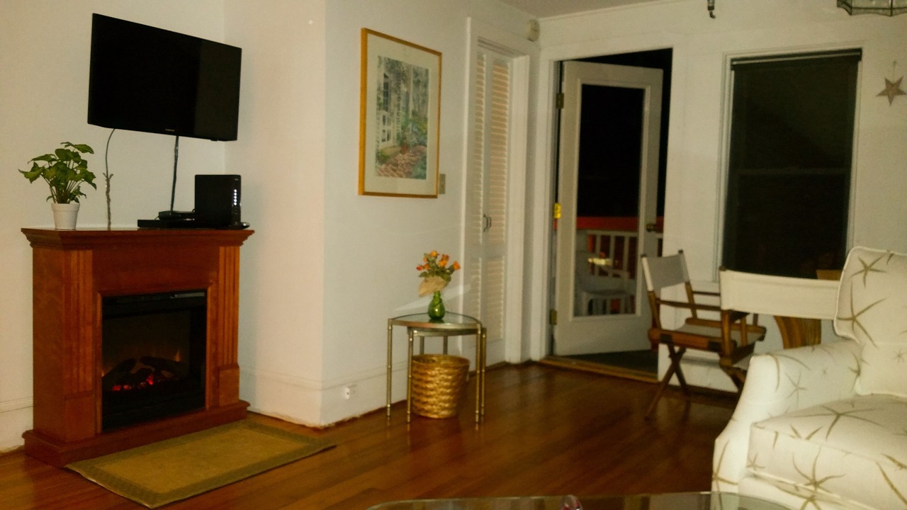 Photo of Livingroom in Commercial Street