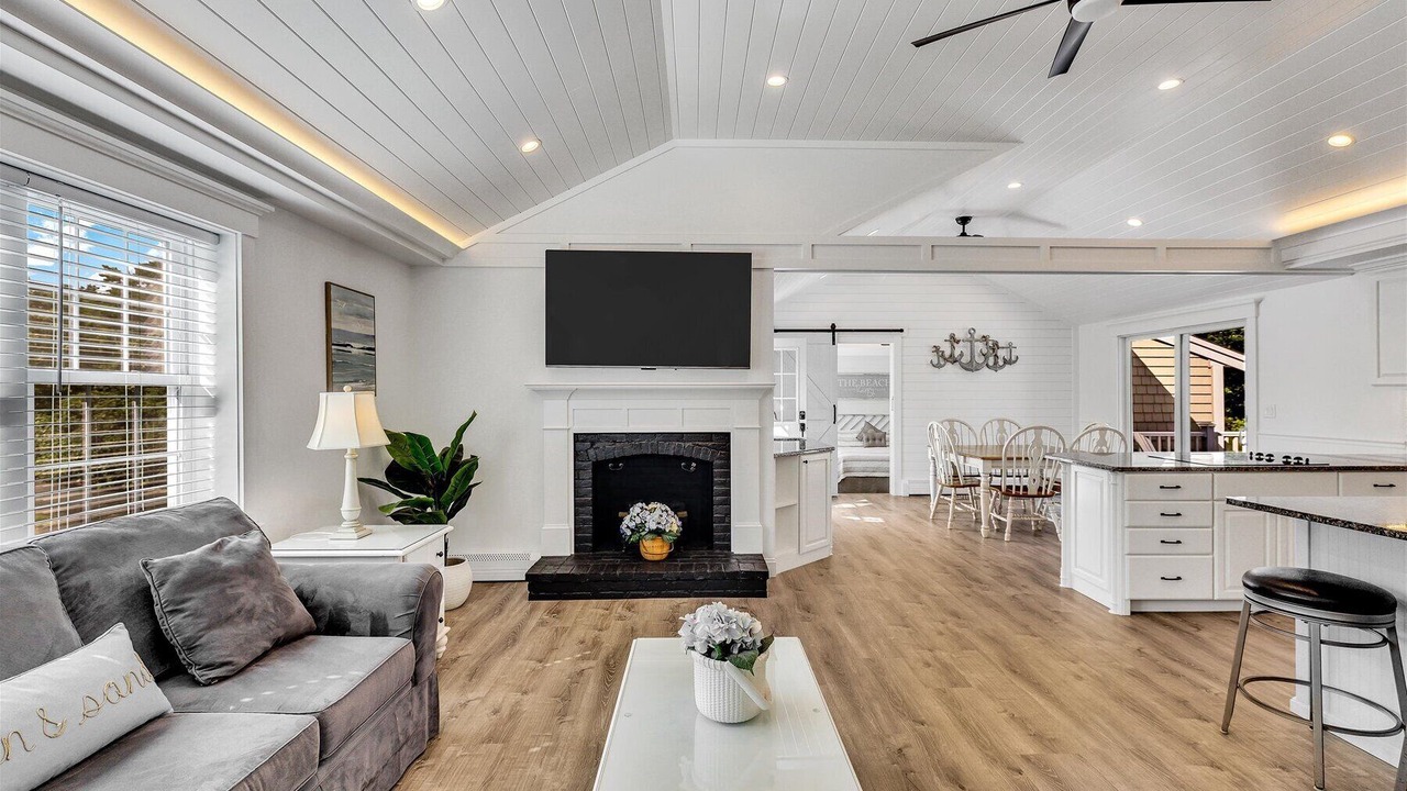 Photo of Livingroom in East Harwich