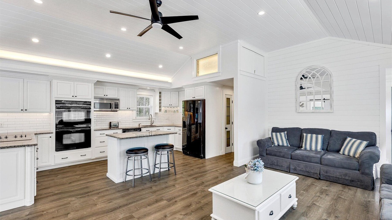 Photo of Livingroom in East Harwich