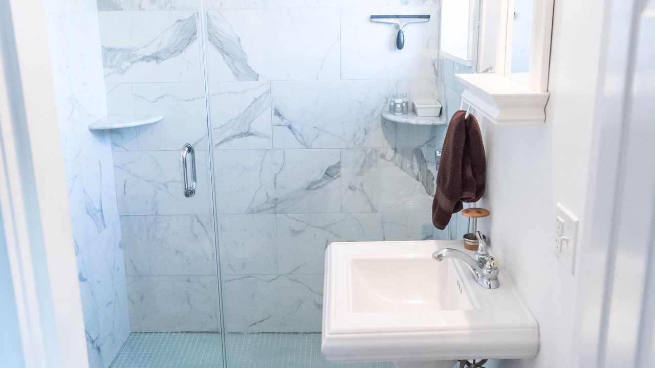 Photo of Bathroom in Commercial Street