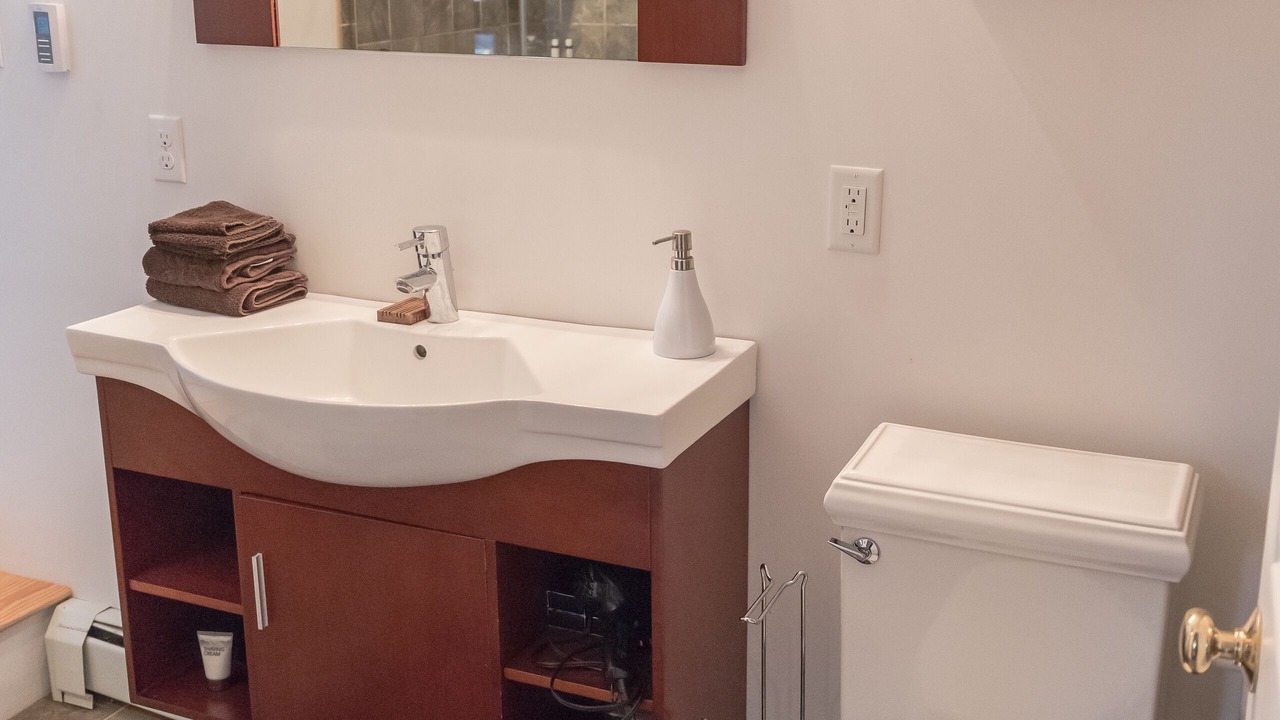 Photo of Bathroom in Commercial Street