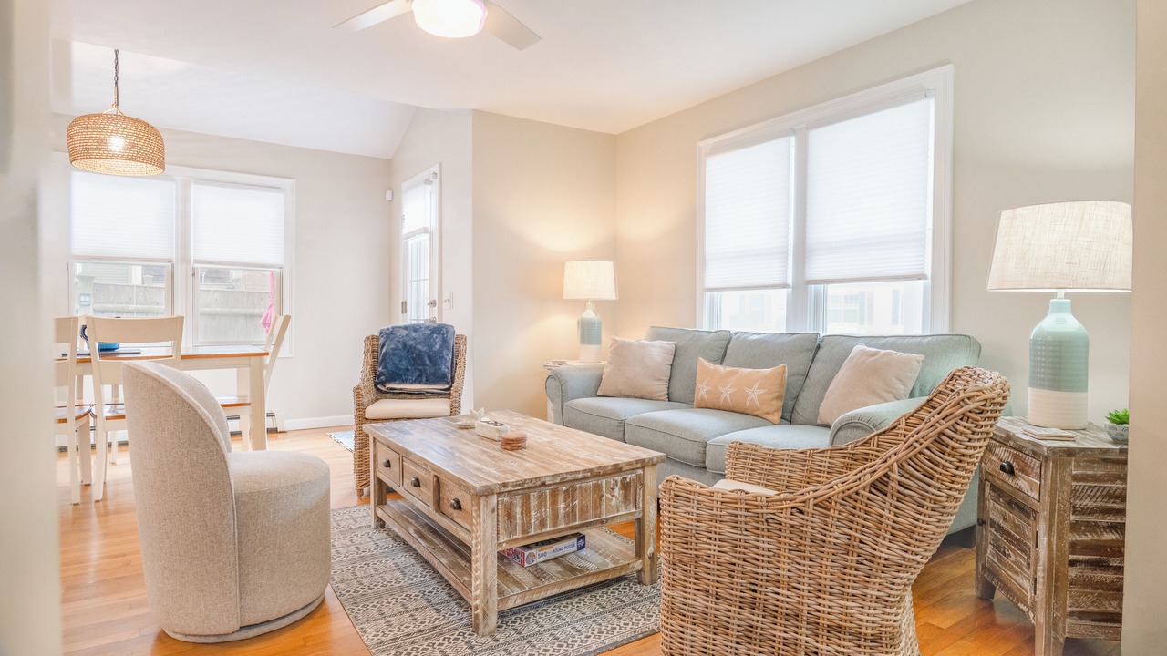 Photo of Livingroom in Easton's Point