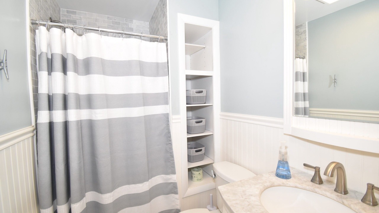 Photo of Bathroom in Eastward Look