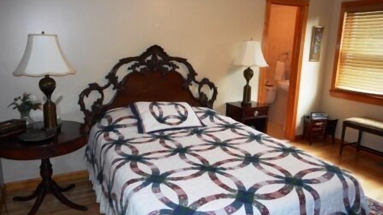 Photo of Bedroom in Greenport West