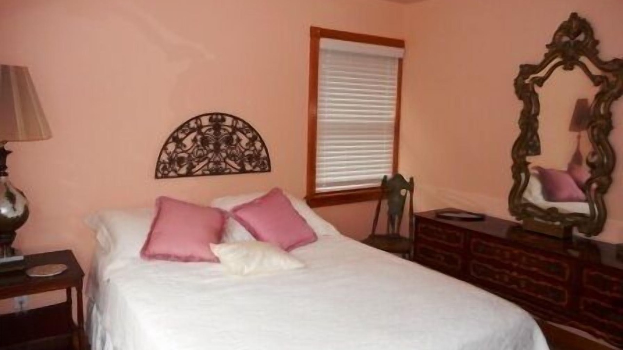 Photo of Bedroom in Greenport West