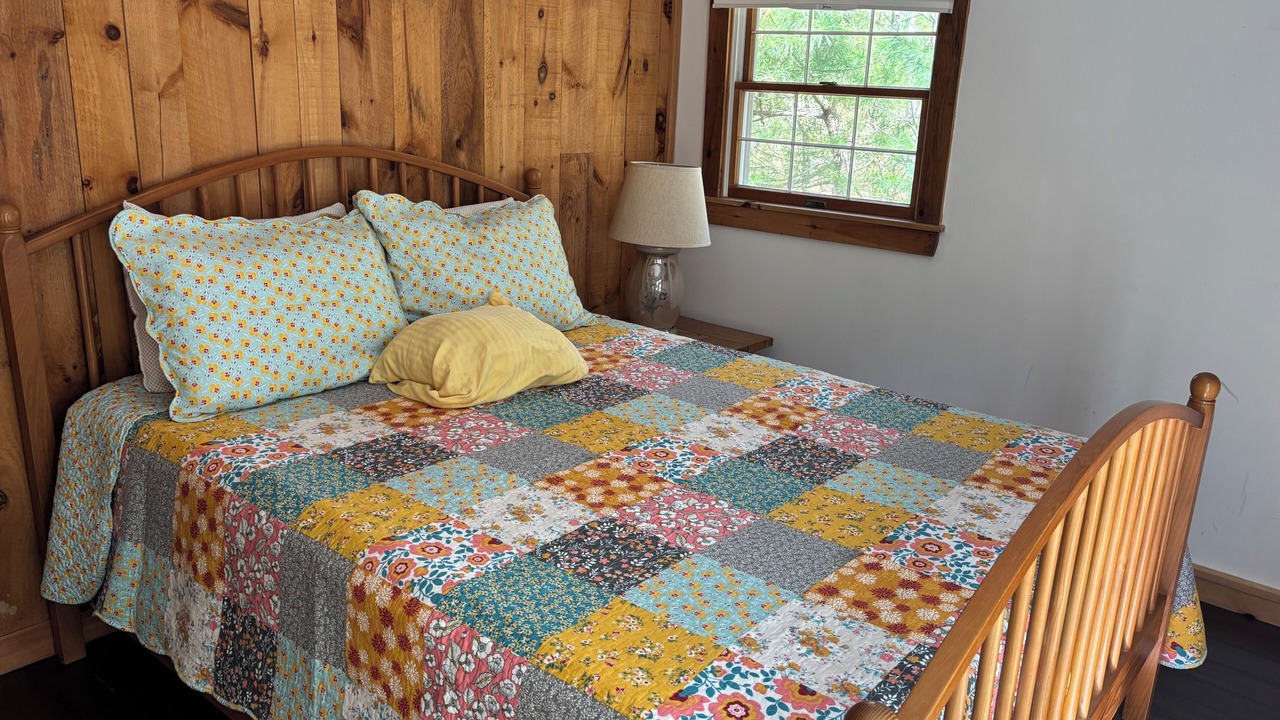 Photo of Bedroom in Farmington Falls