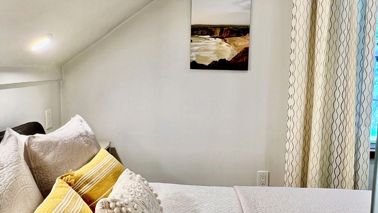Photo of Bedroom in Jamestown