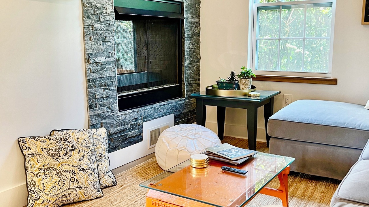 Photo of Livingroom in Jamestown