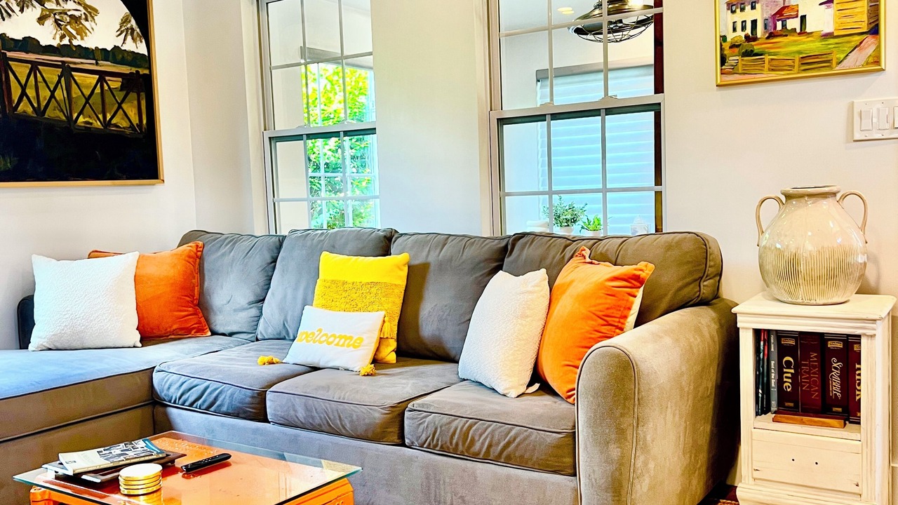 Photo of Livingroom in Jamestown