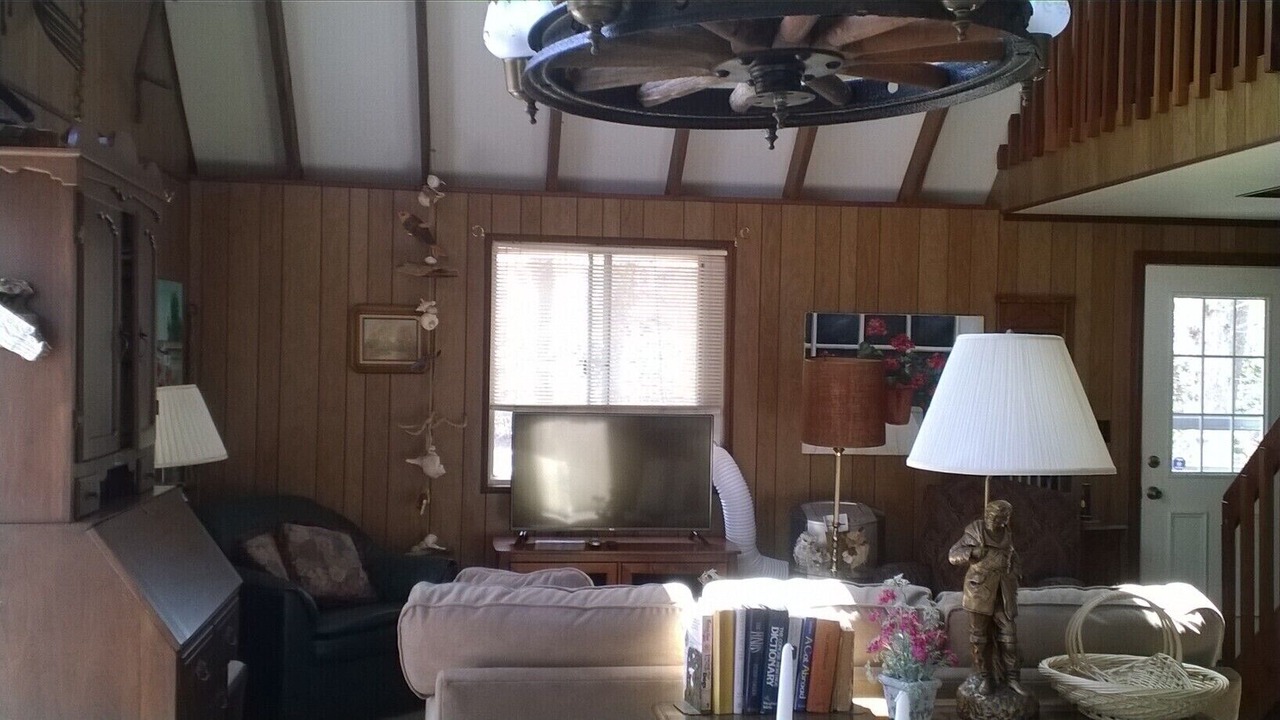 Photo of Livingroom in West Tisbury