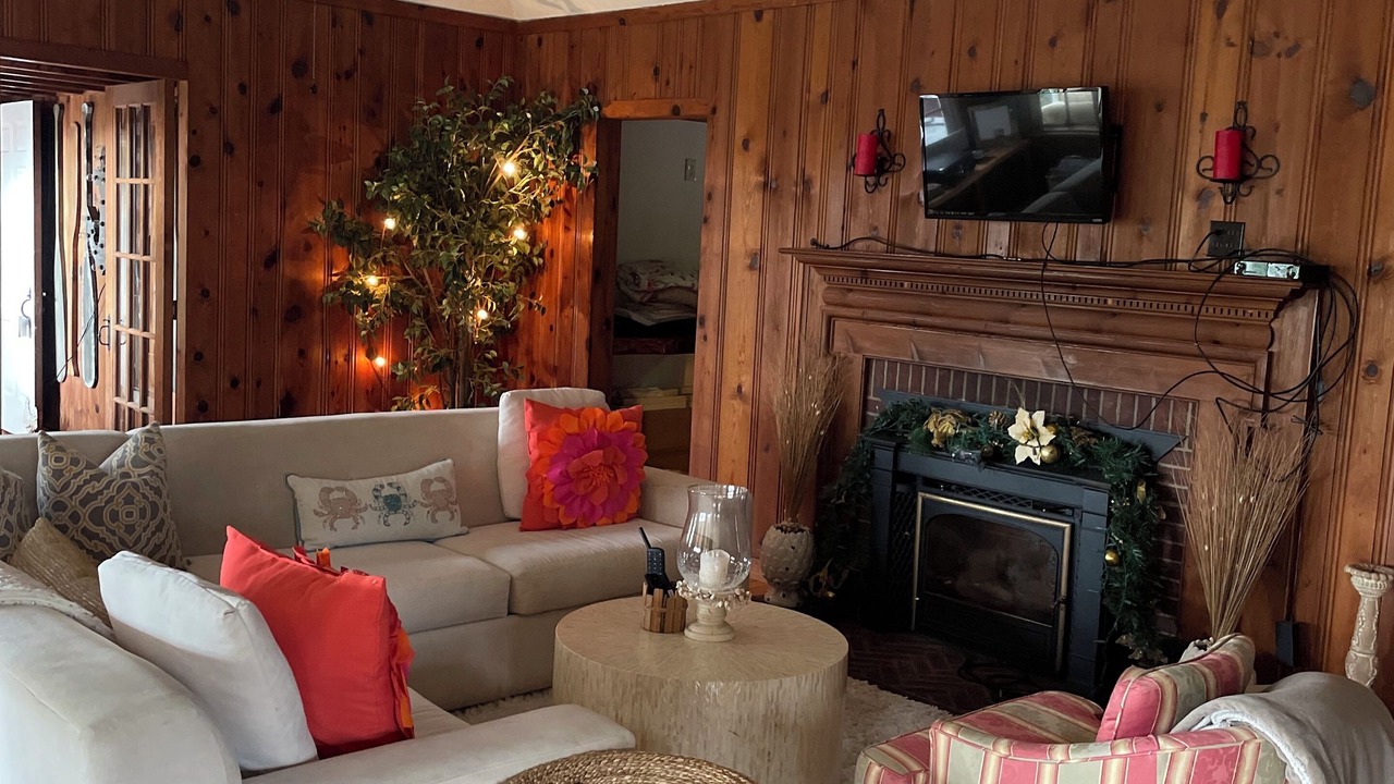 Photo of Livingroom in Bolton Landing
