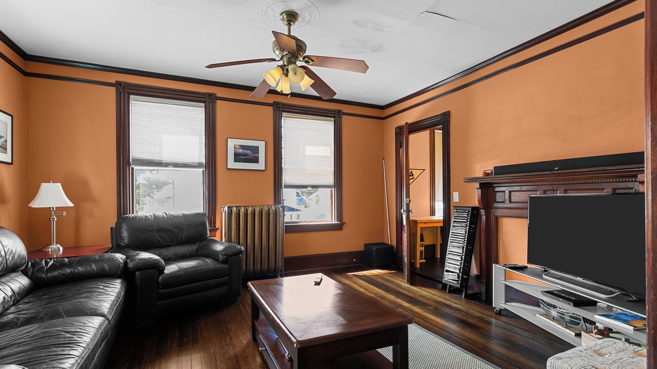Photo of Livingroom in The Point