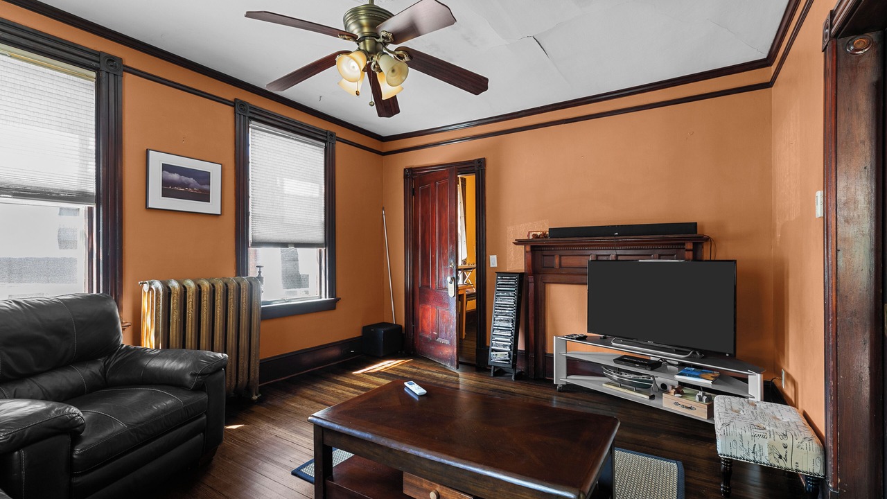 Photo of Livingroom in The Point