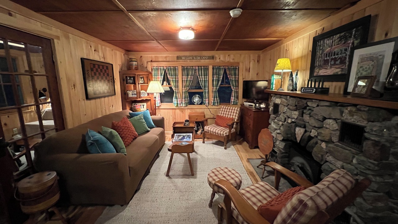Photo of Livingroom in West Newfield