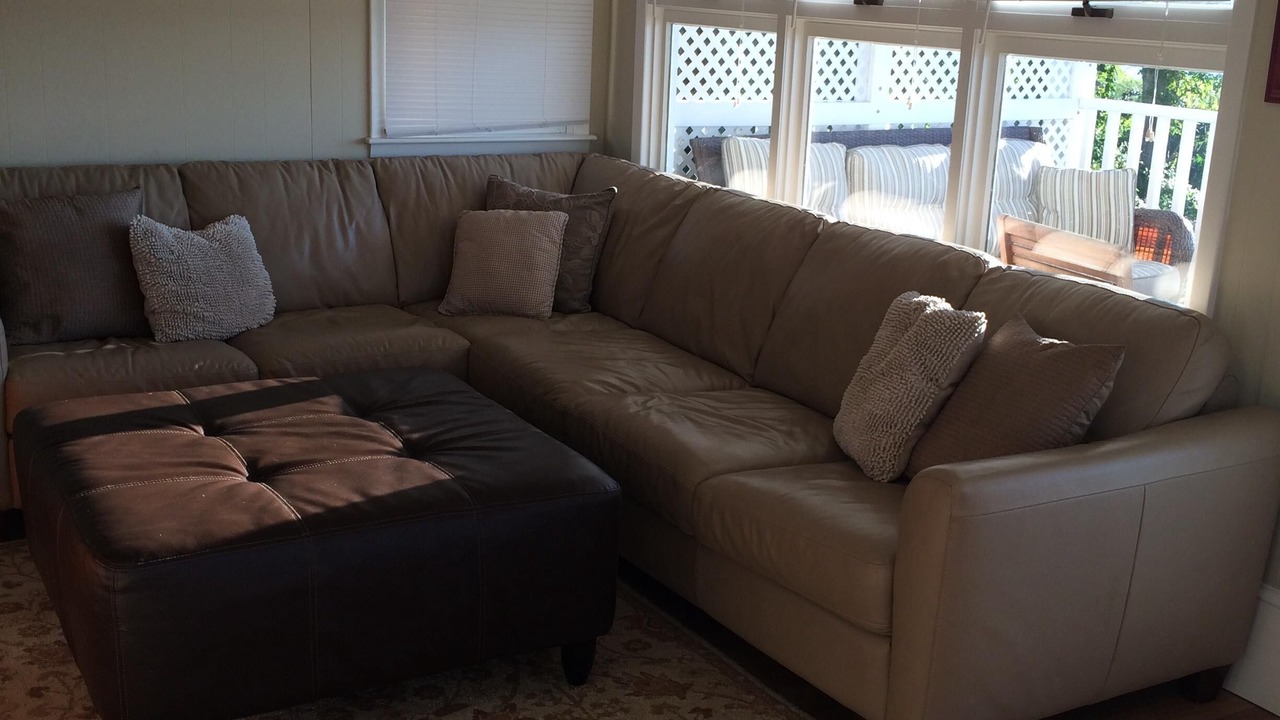 Photo of Livingroom in Jamestown Shores