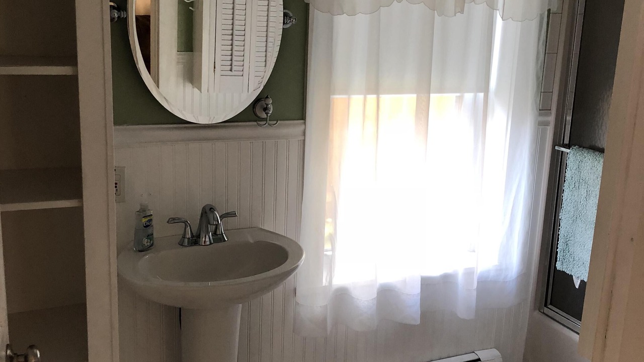 Photo of Bathroom in Pine Point