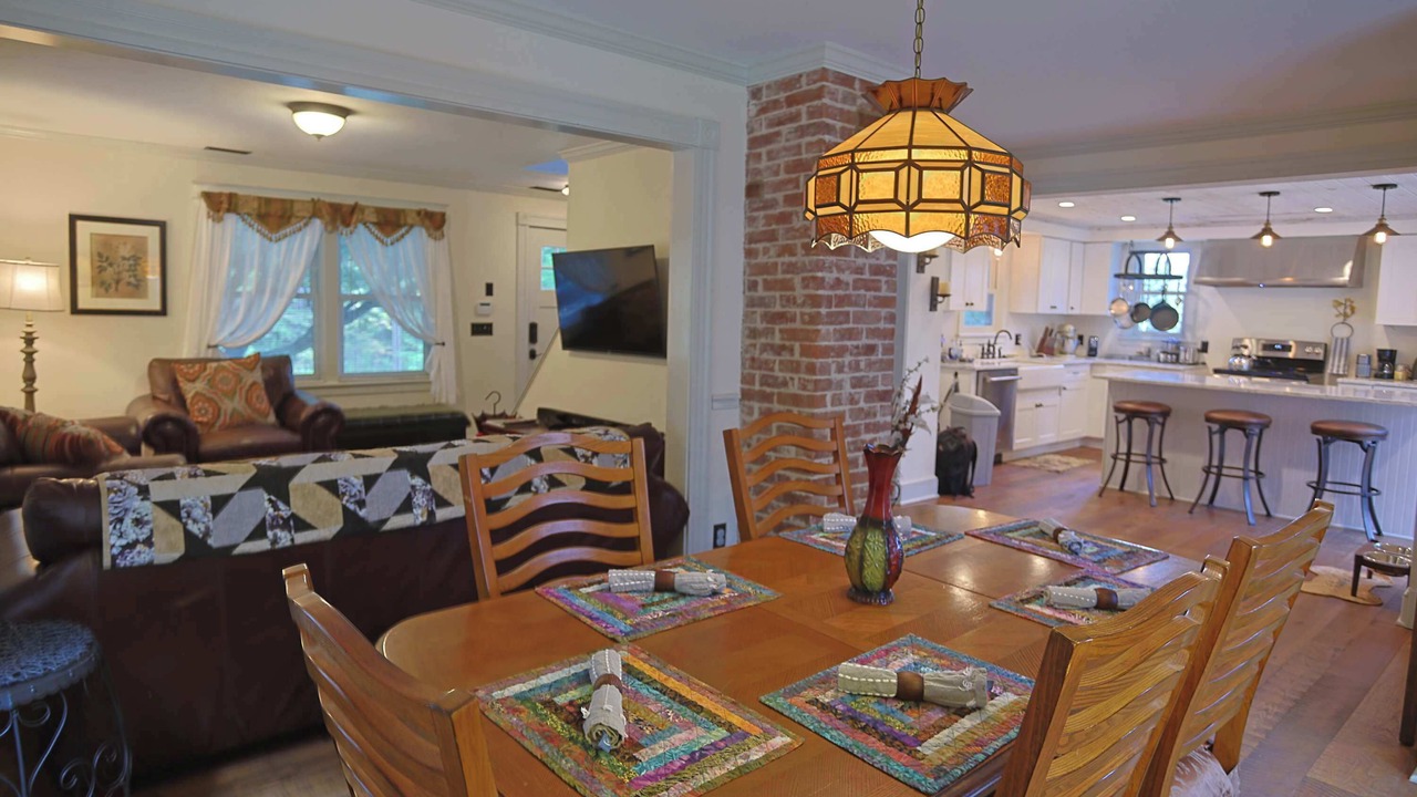 Photo of Livingroom in Lenox