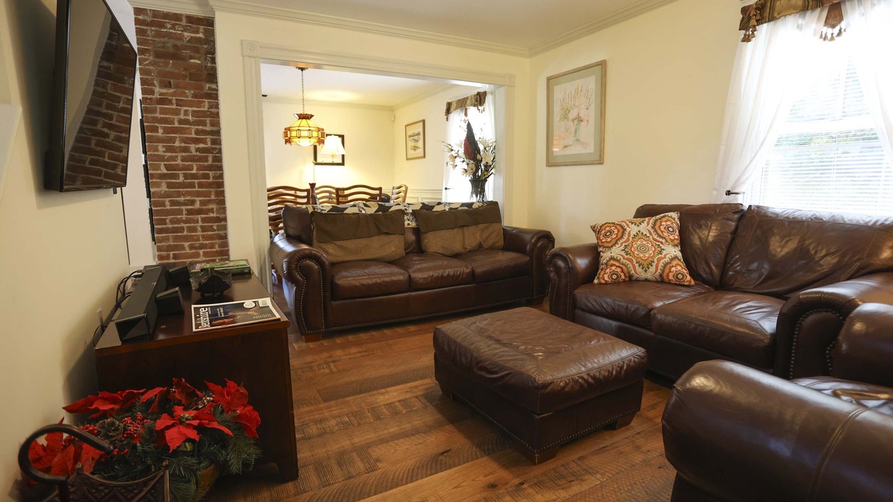 Photo of Livingroom in Lenox