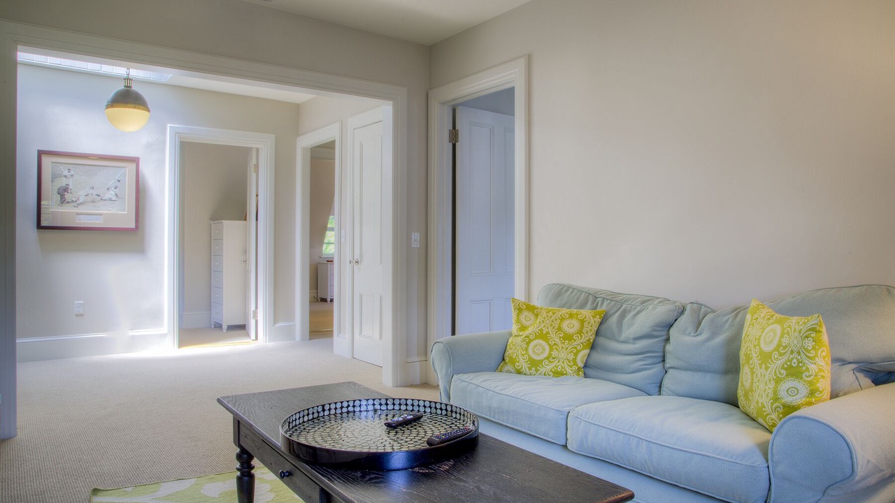 Photo of Livingroom in Bellevue Avenue Historic District