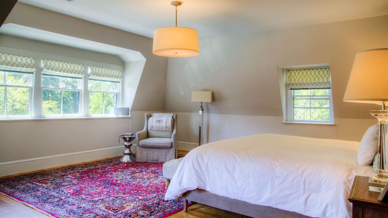 Photo of Bedroom in Bellevue Avenue Historic District