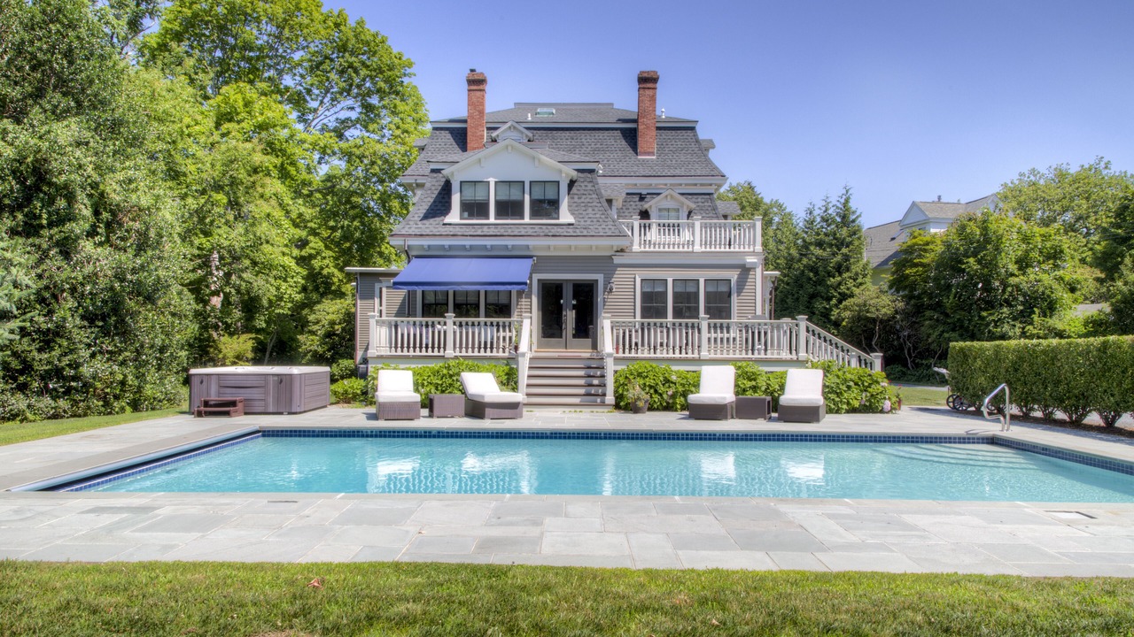 Photo of Outdoor in Bellevue Avenue Historic District