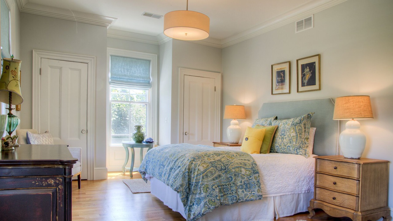 Photo of Bedroom in Bellevue Avenue Historic District