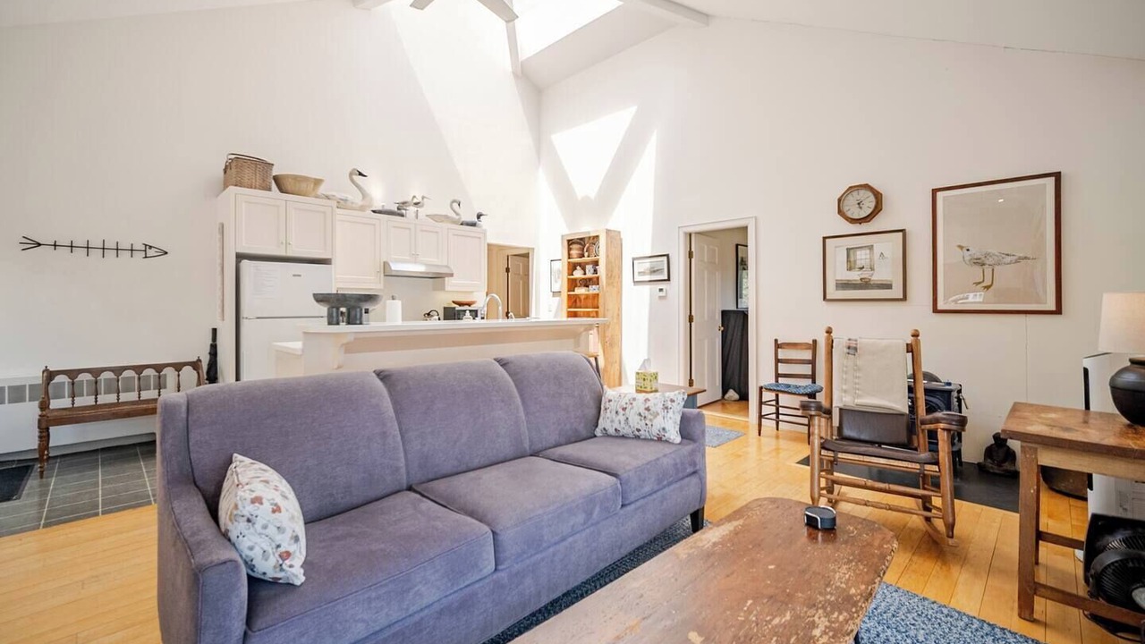 Photo of Livingroom in Round Pond