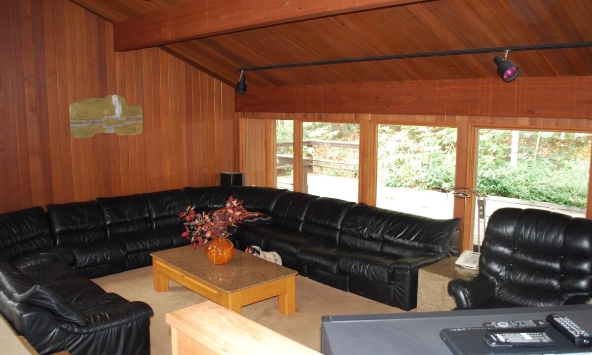 Photo of Livingroom in Bolton Landing
