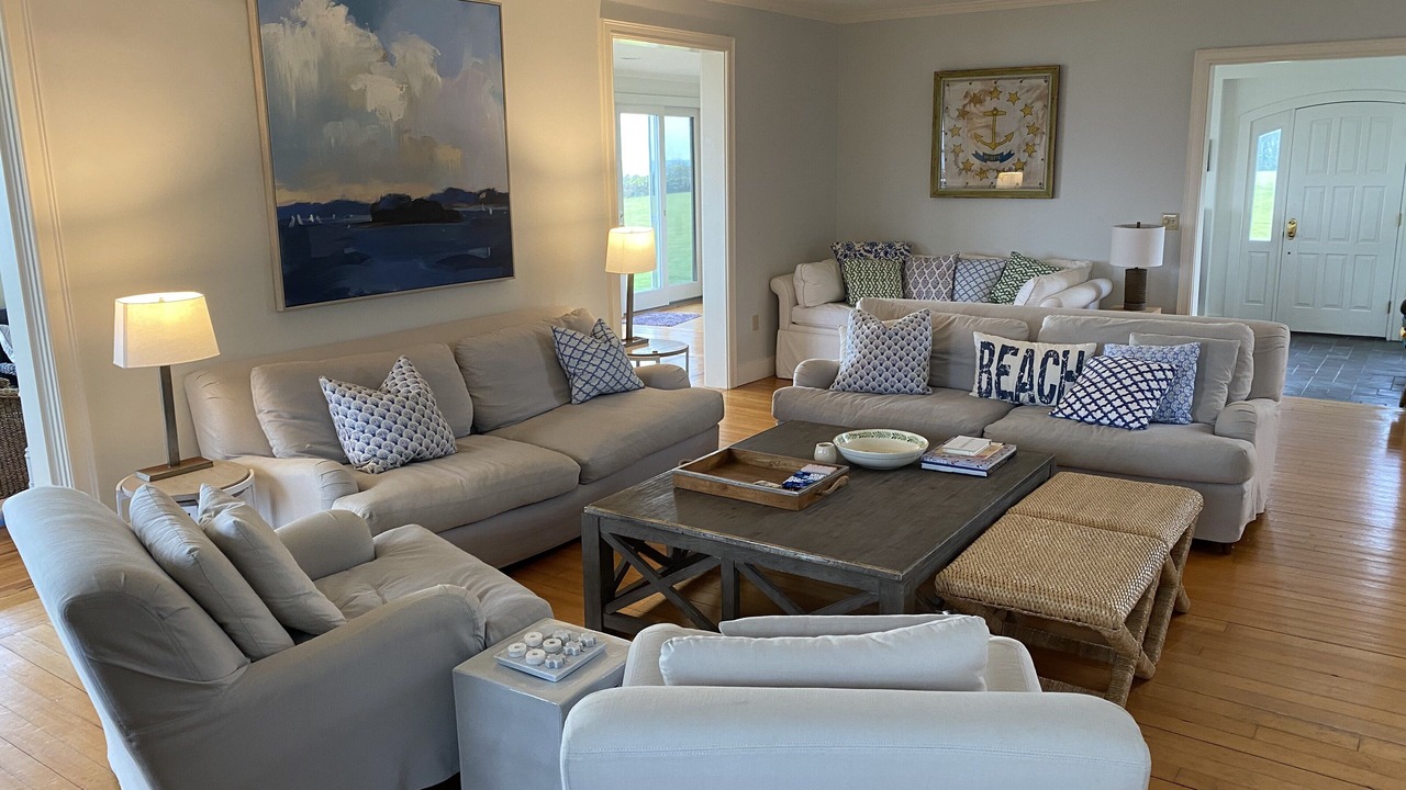 Photo of Livingroom in Narragansett Pier