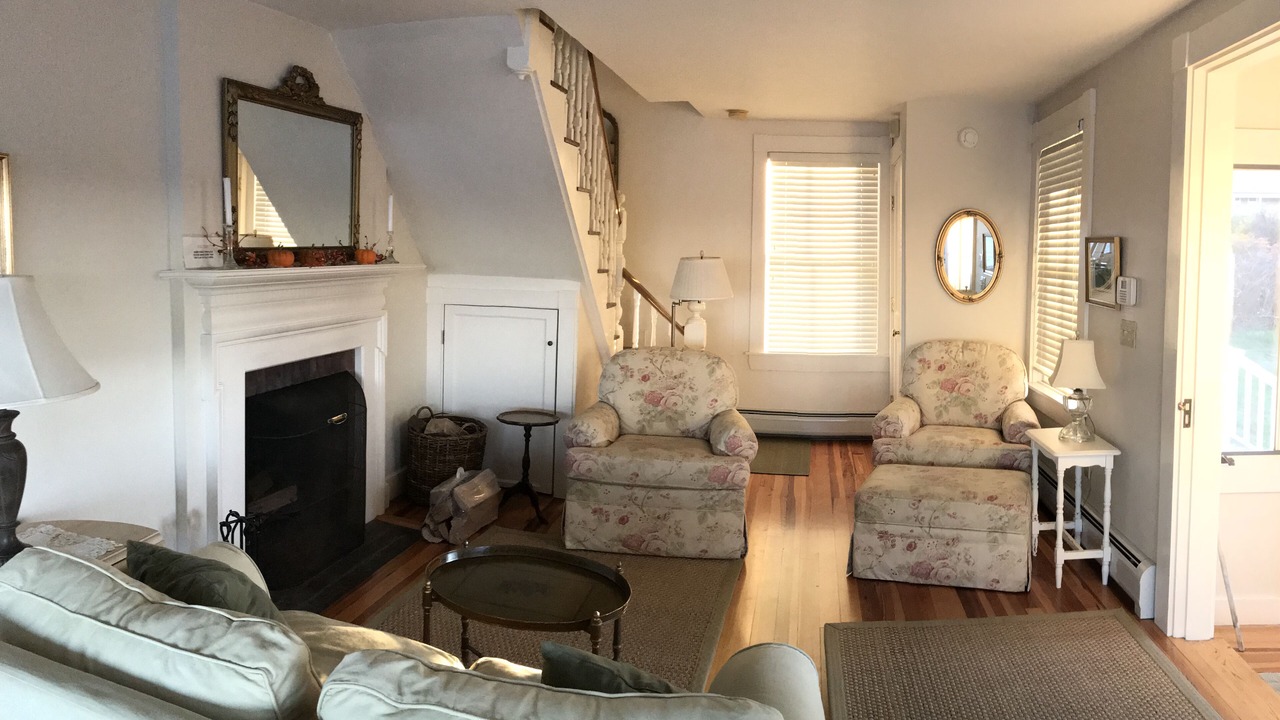 Photo of Livingroom in York Beach