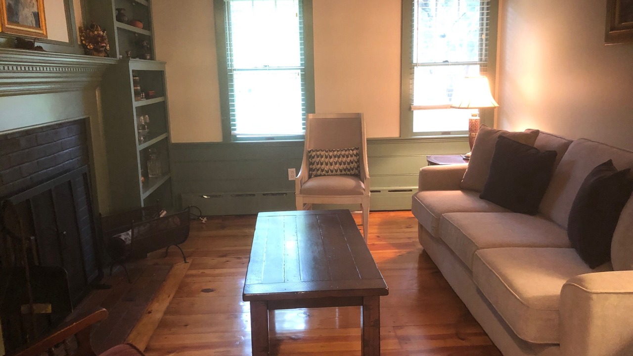 Photo of Livingroom in Mashpee Neck